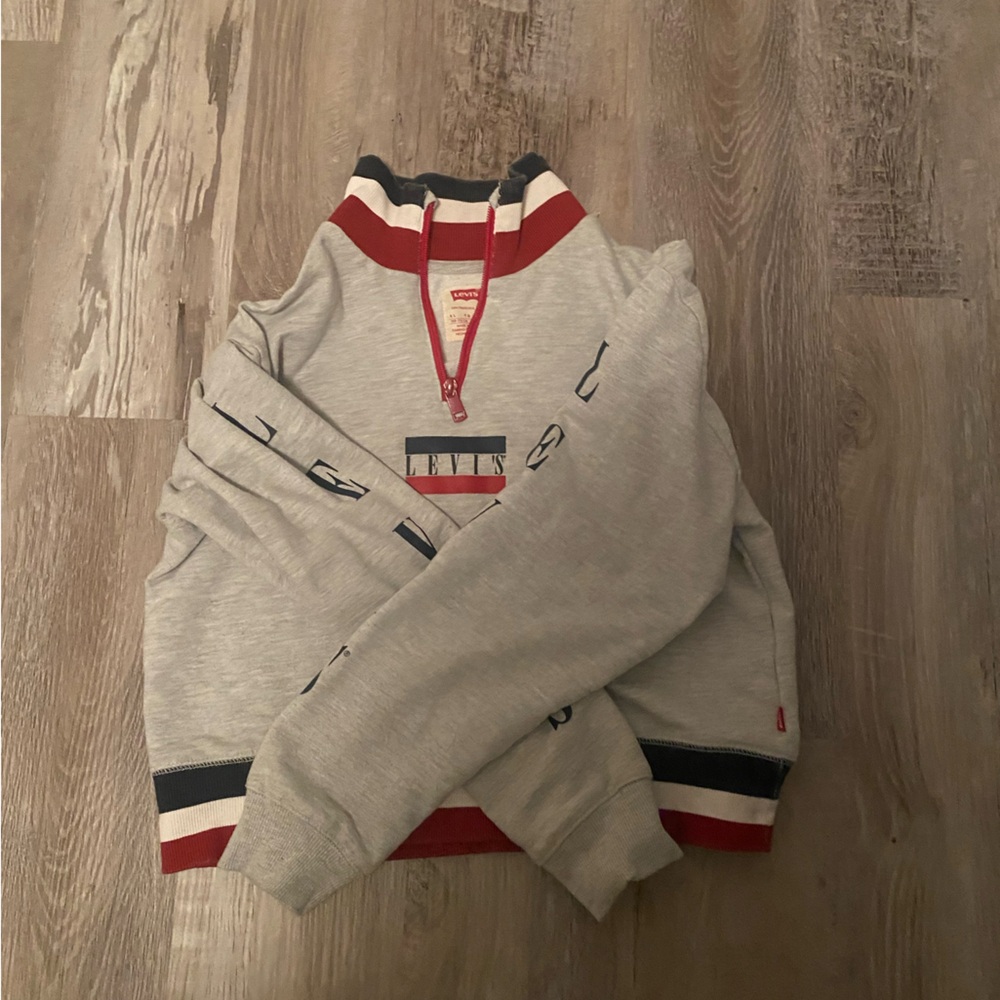 Levi’s Cropped Sweater